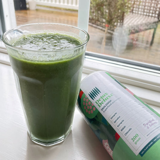 Grön lunchsmoothie med Detox Deluxe